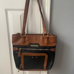 Stone Mountain Accessories Tan and Black Shoulder Bag